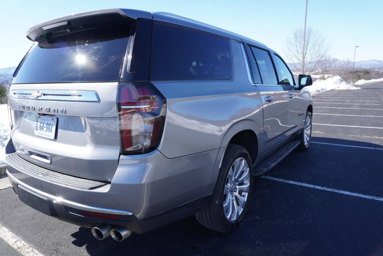 Used 2023 Chevrolet Suburban Premier image 9