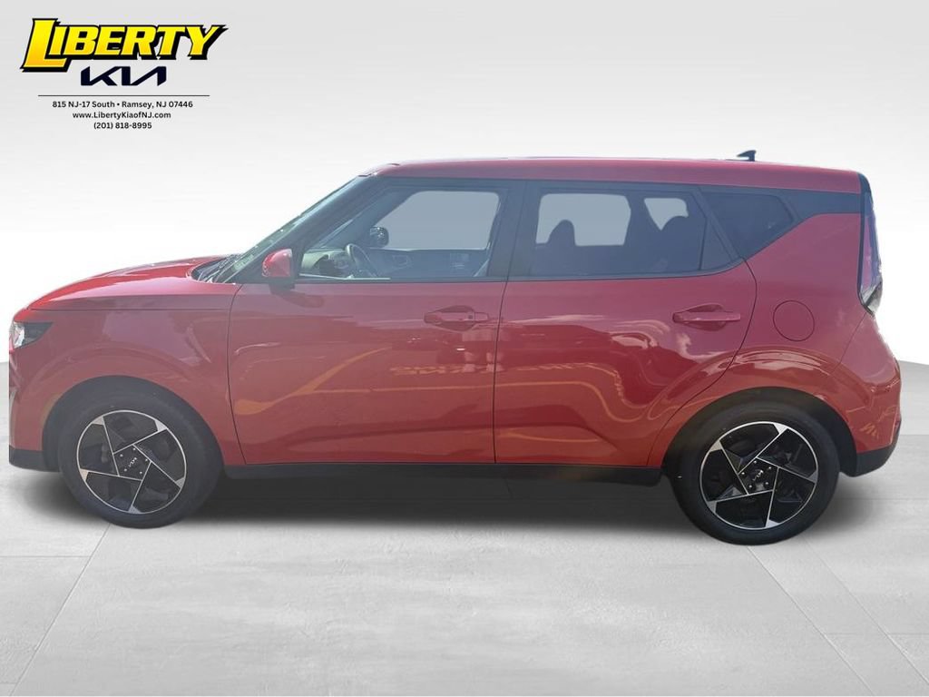 Used 2023 Kia Soul EX FWD image 4