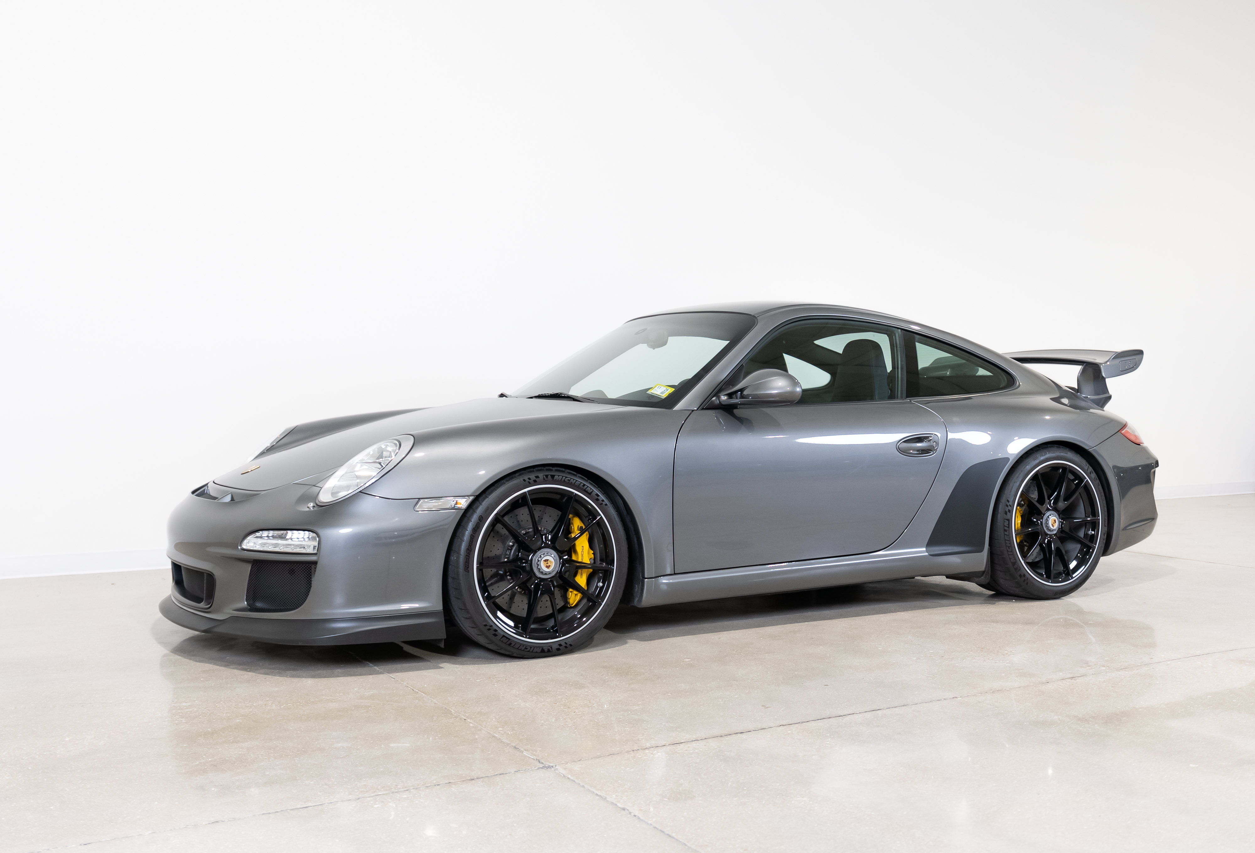 Used 2011 Porsche 911 GT3 RWD image 1