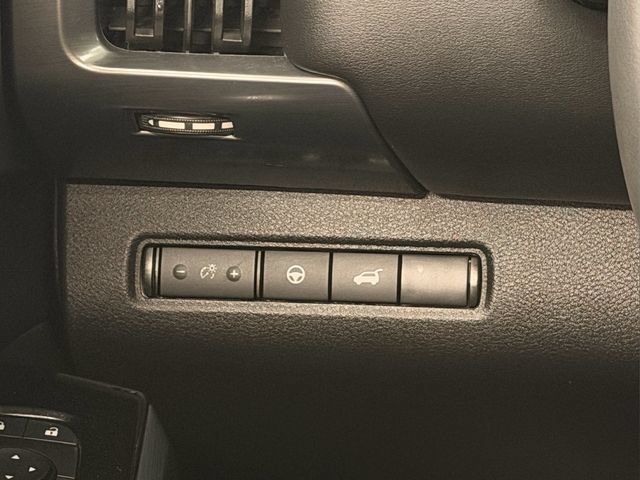 Certified 2024 Nissan Pathfinder SL FWD image 34