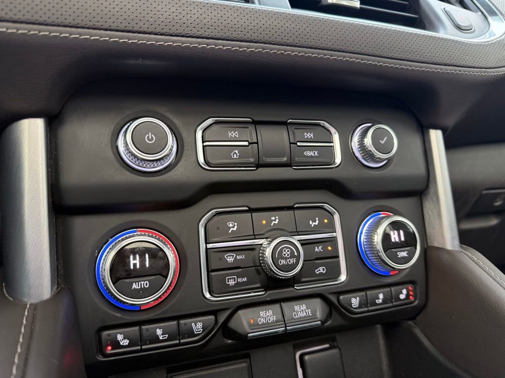 Used 2022 GMC Yukon SLT w/ SLT Premium Package image 17
