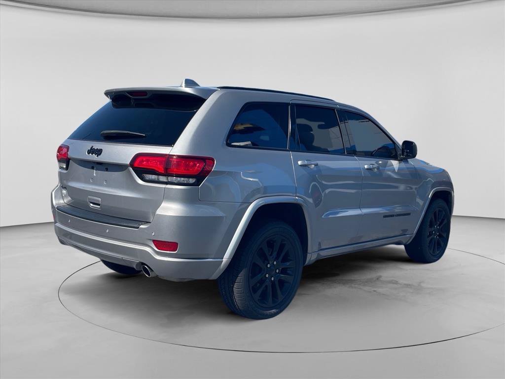 Used 2021 Jeep Grand Cherokee Laredo X AWD/4WD image 7