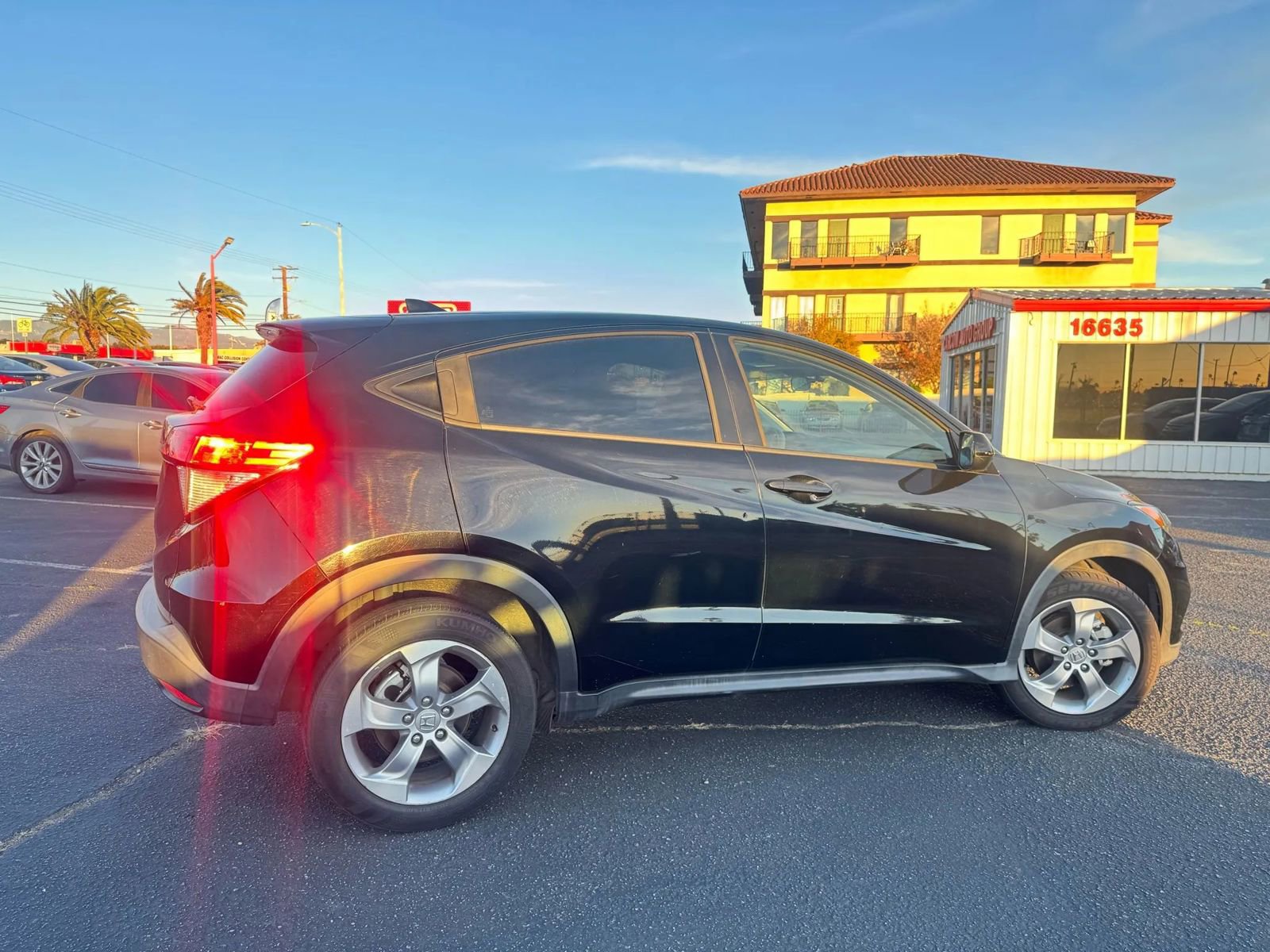 Used 2019 Honda HR-V LX image 9