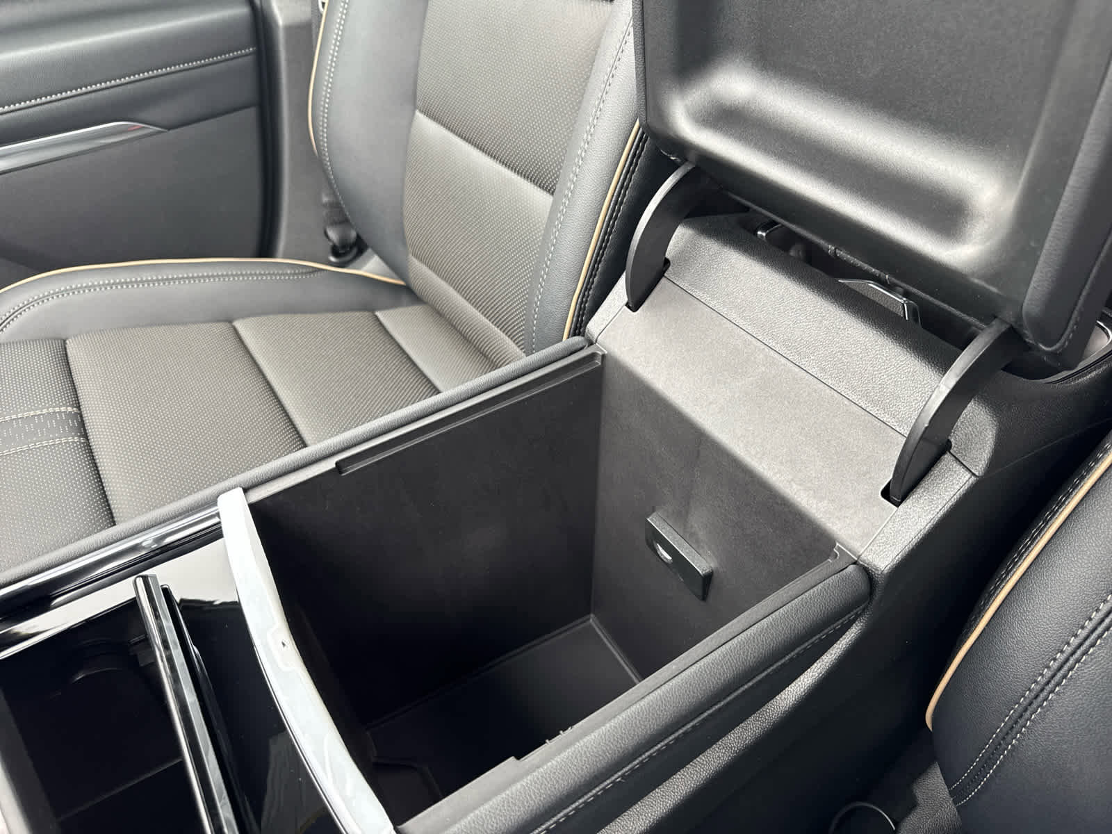 New 2026 Chevrolet Traverse High Country image 29