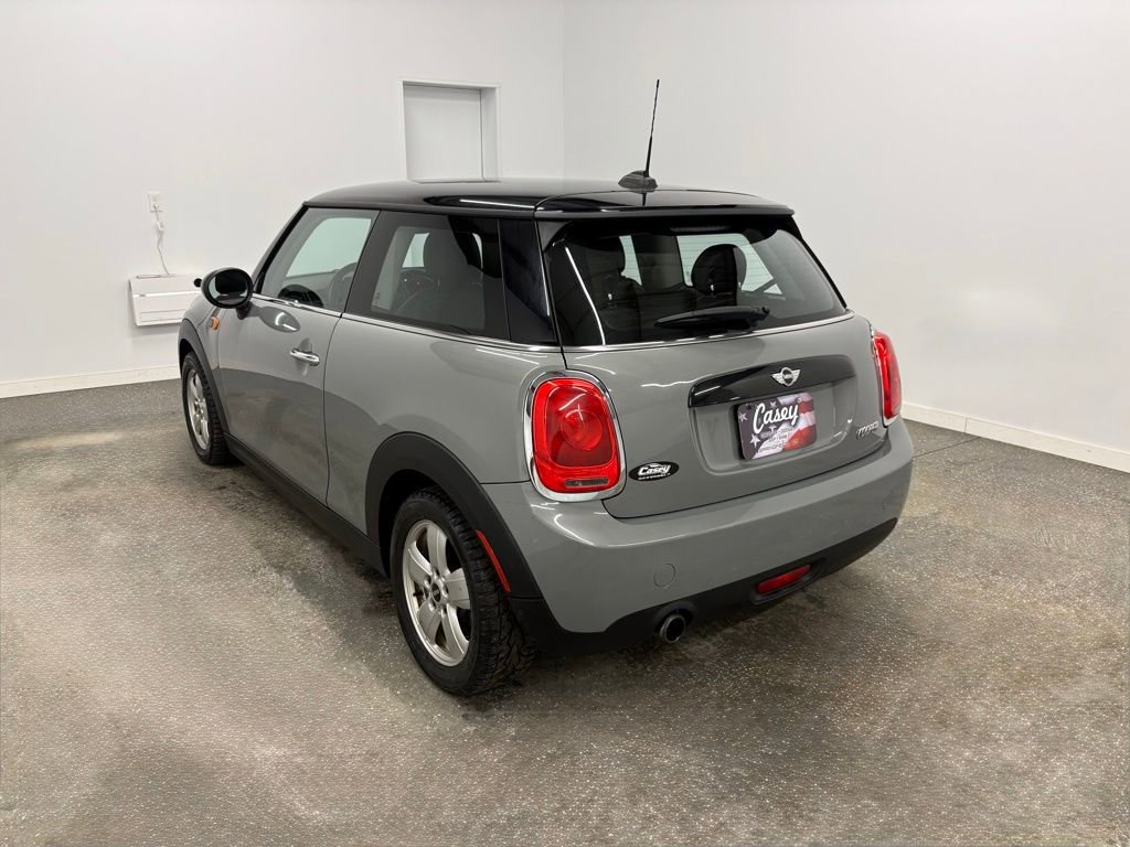 Used 2017 MINI Cooper 2-Door Hardtop image 8