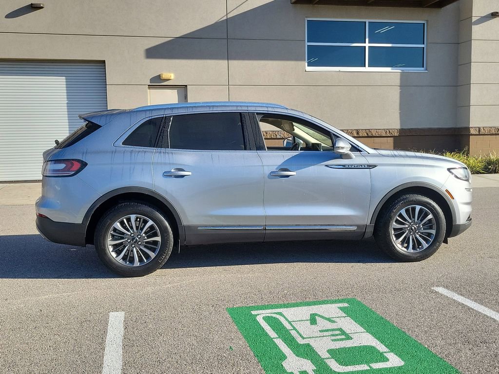 Used 2023 Lincoln Nautilus AWD w/ Premium Package image 4