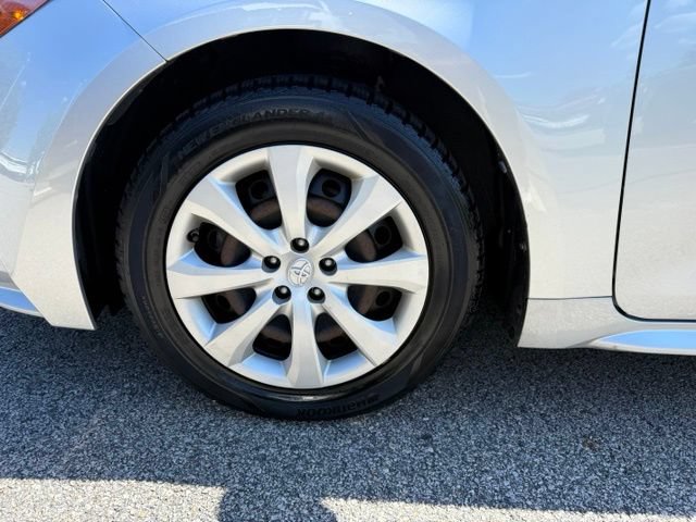 Used 2020 Toyota Corolla LE FWD image 14