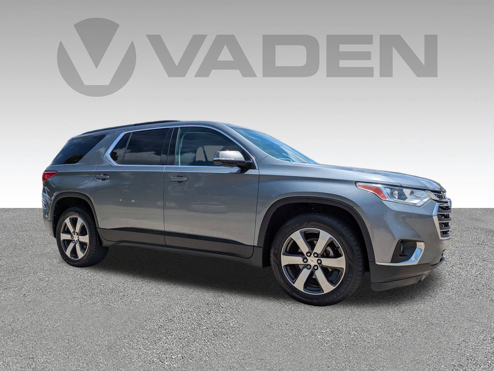 Certified 2019 Chevrolet Traverse LT w/ LT Premium Package FWD image 3