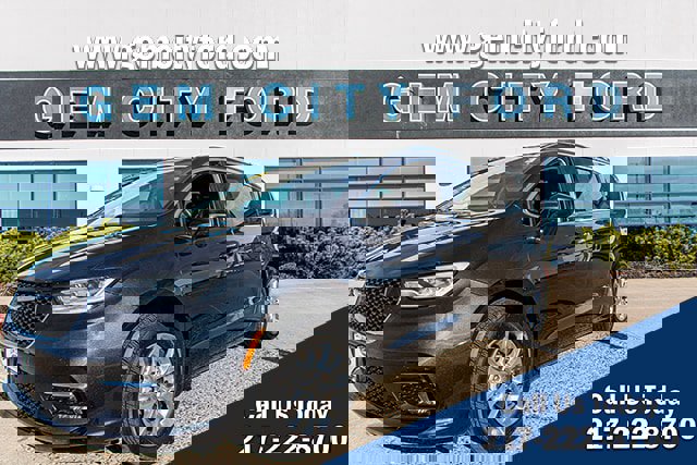 Used 2021 Chrysler Pacifica Touring-L w/ Uconnect Theater Family Group