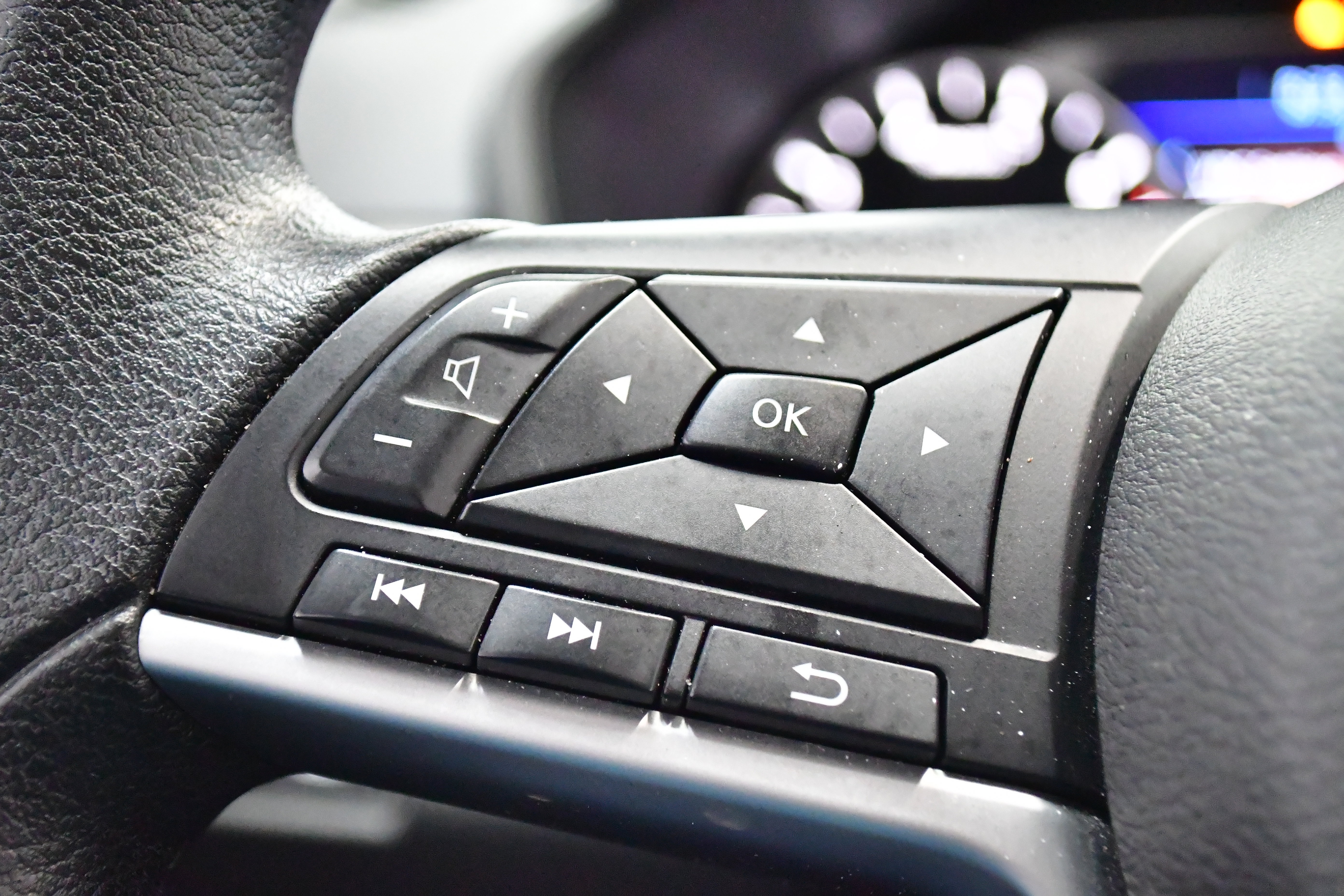 Used 2024 Nissan Altima 2.5 SV image 36