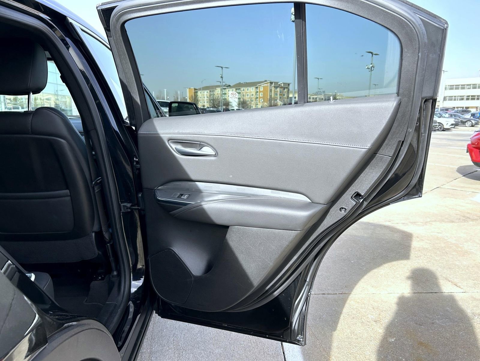 Used 2025 Cadillac XT4 Premium Luxury image 17