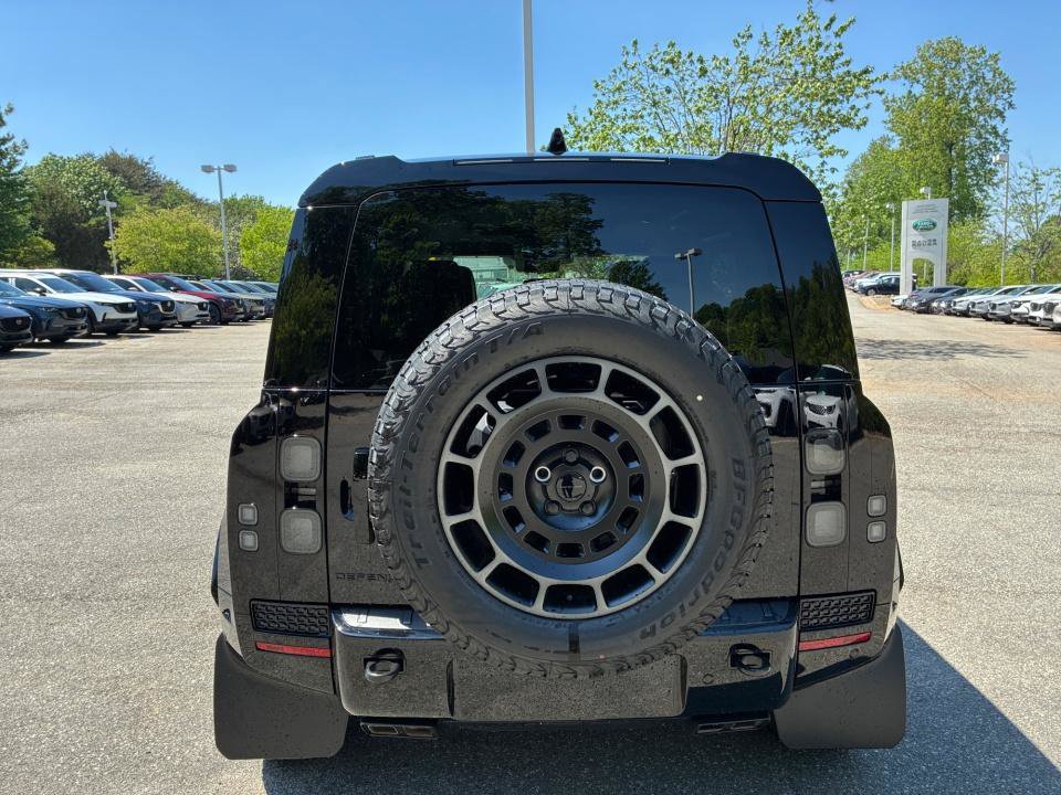 New 2026 Land Rover Defender 110 OCTA AWD/4WD image 14