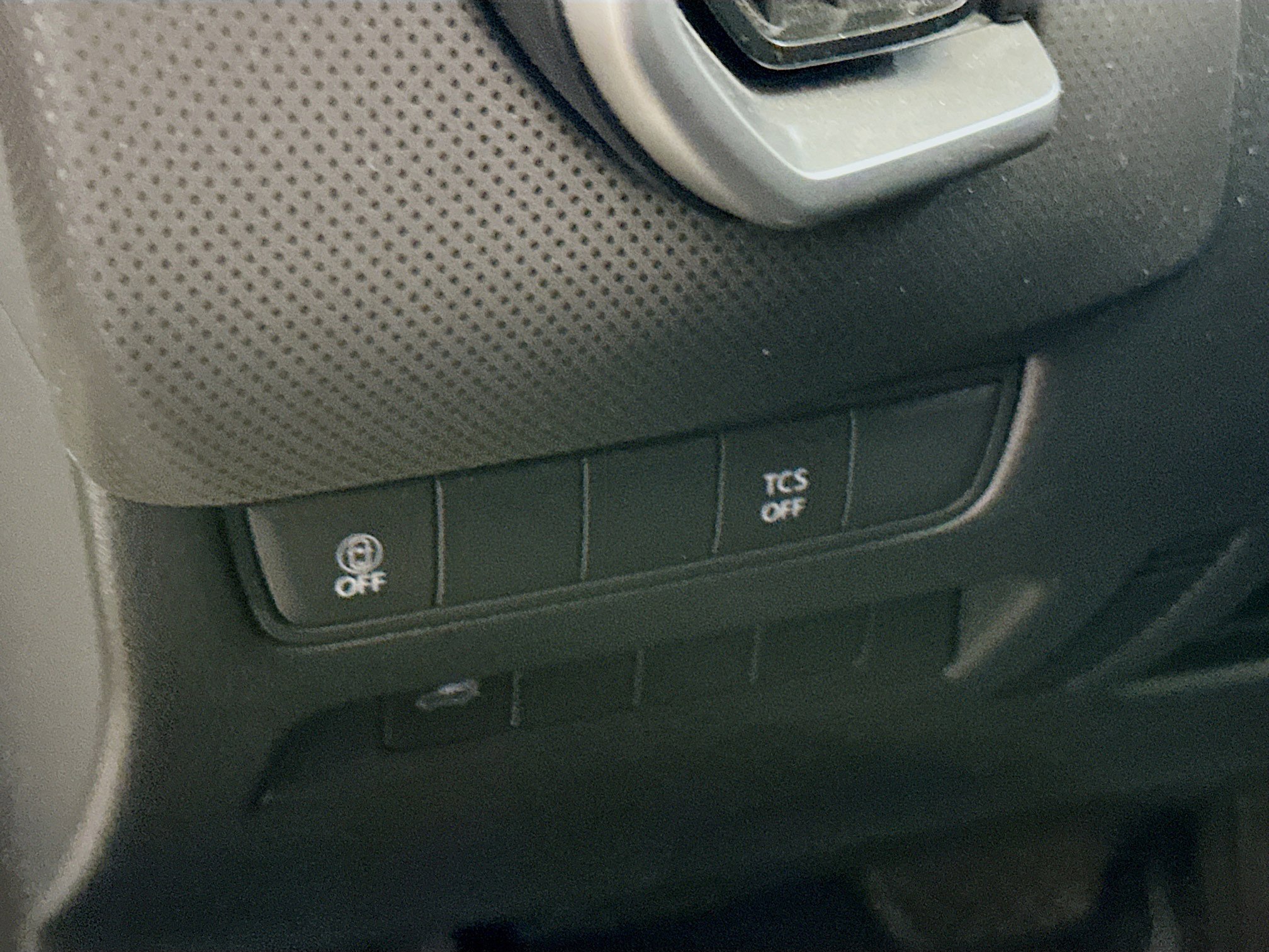 Used 2025 MAZDA CX-50 AWD 2.5 S w/ Premium Package image 17