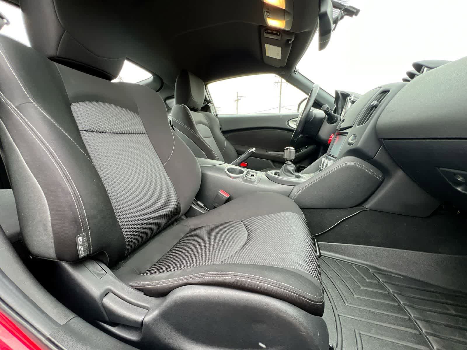 Used 2020 Nissan 370Z Coupe RWD image 18