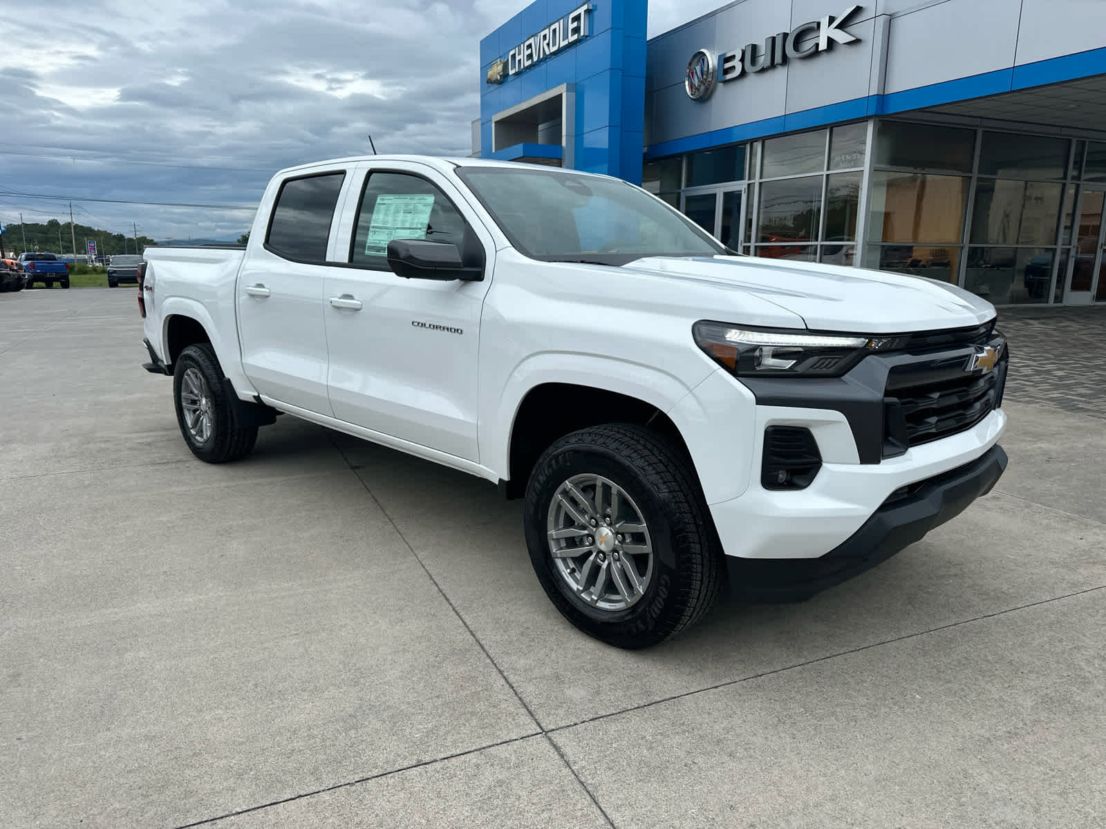New 2025 Chevrolet Colorado LT w/ LT Convenience Package
