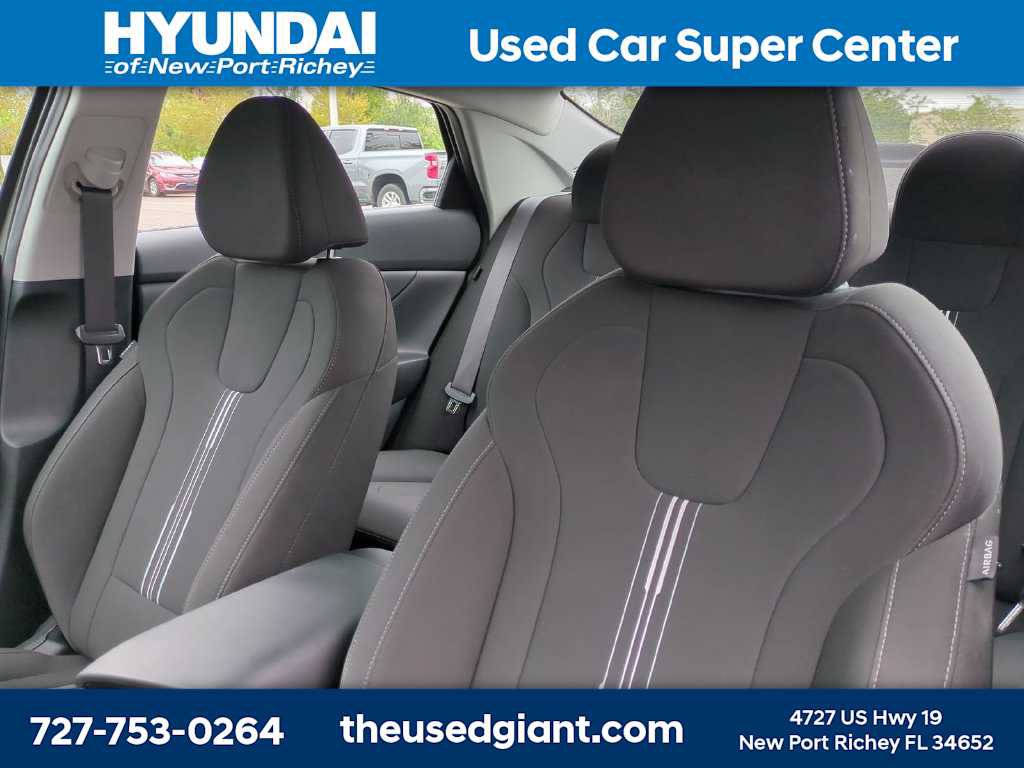 Certified 2024 Hyundai Elantra SEL FWD image 7