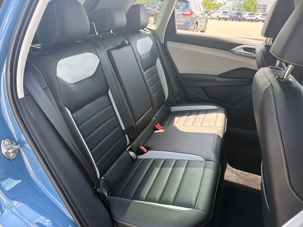 Certified 2025 Volkswagen Taos SEL AWD/4WD image 25