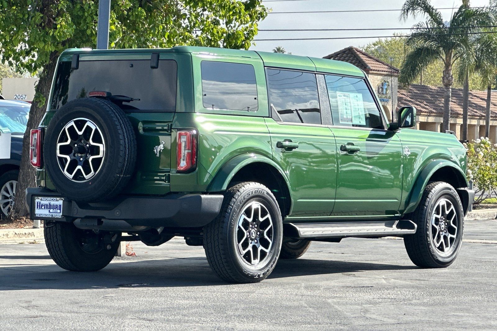 Used 2025 Ford Bronco Outer Banks image 4