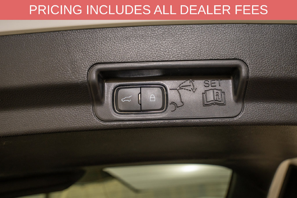 Used 2022 Ford Explorer XLT w/ Equipment Group 202A RWD image 6