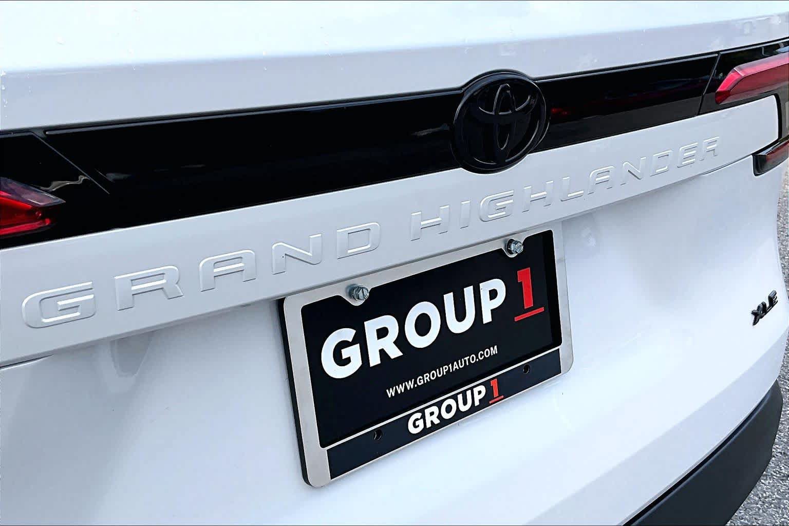 Used 2024 Toyota Grand Highlander AWD image 30
