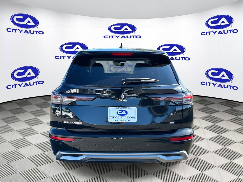 Used 2025 Mitsubishi Outlander SE image 4