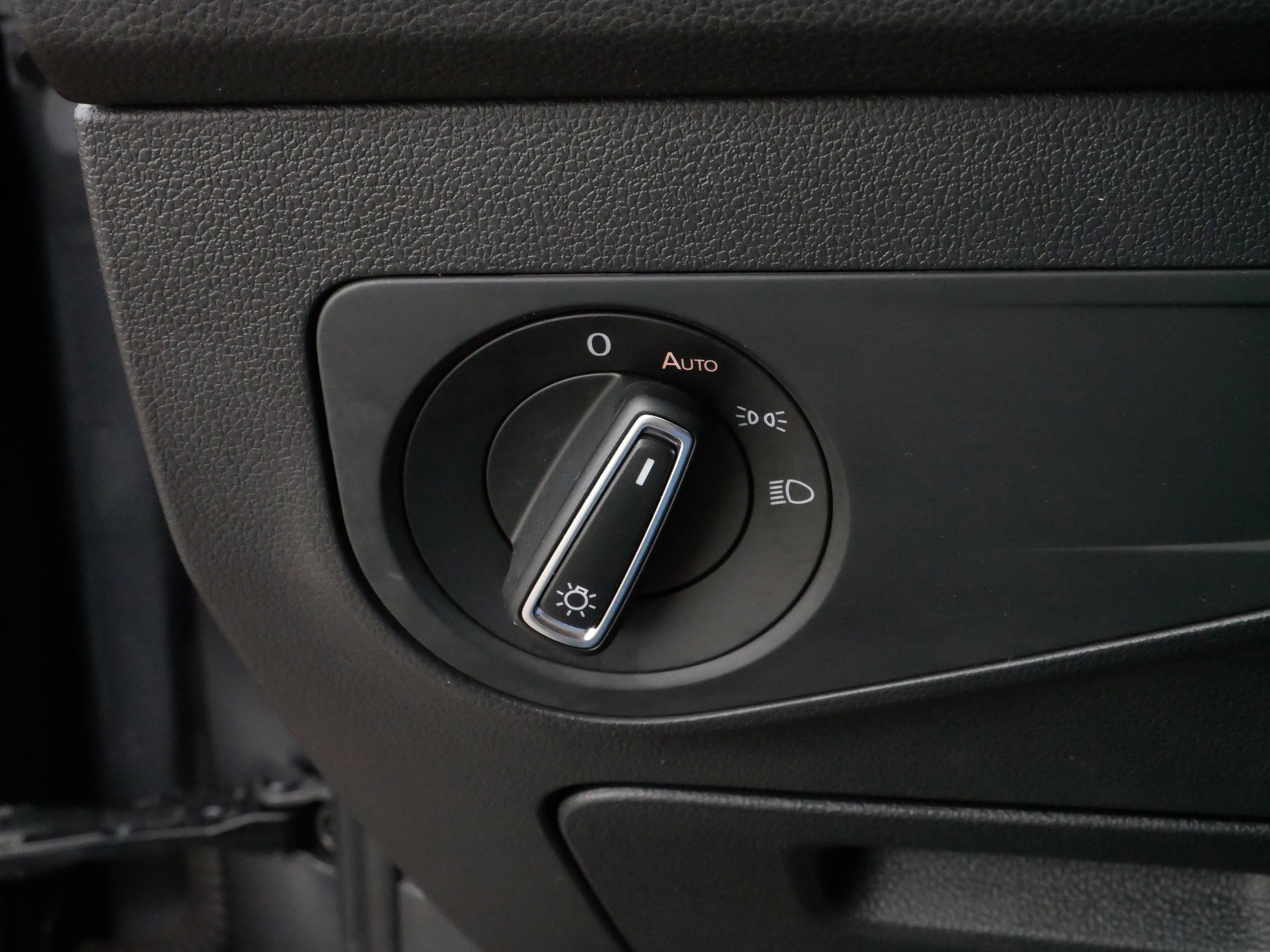 Certified 2022 Volkswagen Tiguan SE image 27