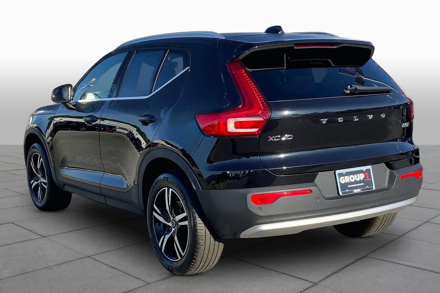 Used 2024 Volvo XC40 B5 Core AWD/4WD image 12