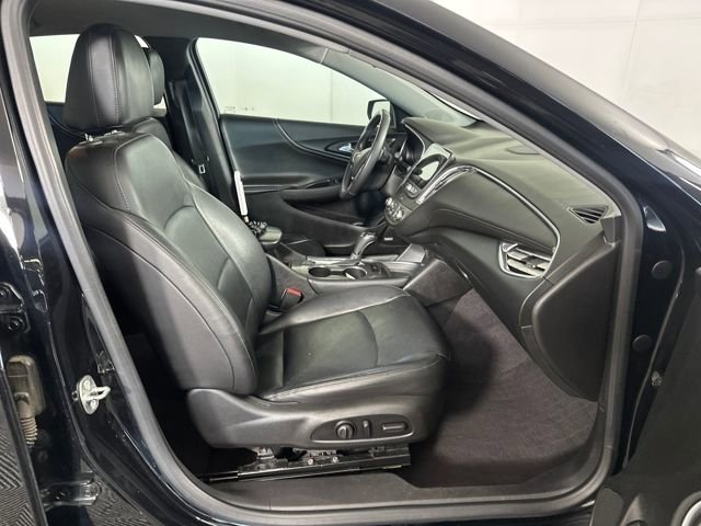 Used 2017 Chevrolet Malibu LT w/ Leather Package image 28