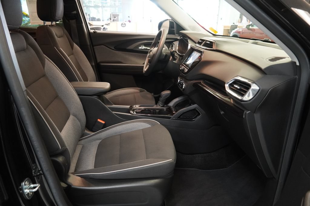 Used 2023 Chevrolet TrailBlazer LT w/ Convenience Package FWD image 33