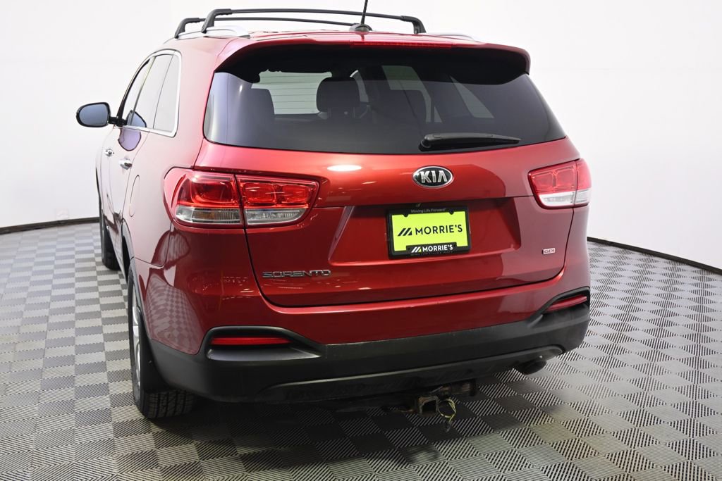 Used 2017 Kia Sorento LX image 4