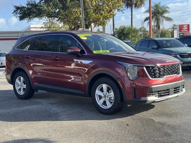 Used 2025 Kia Sorento LX image 8