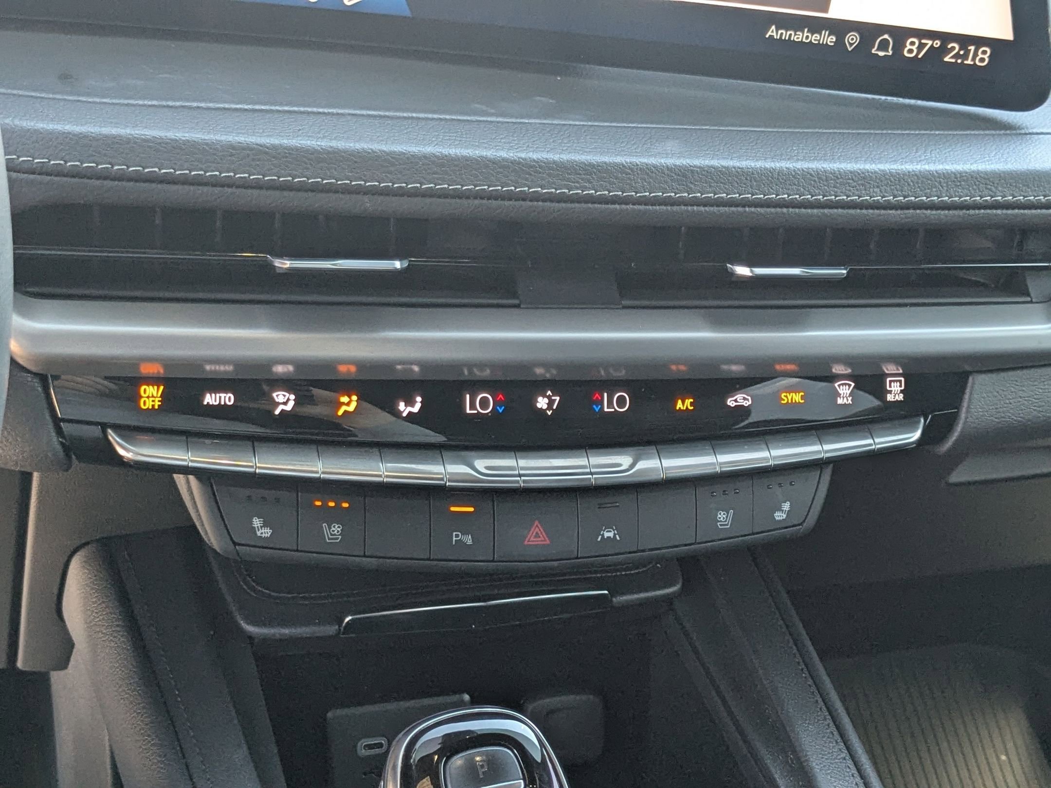 Used 2024 Cadillac XT4 Premium Luxury image 18