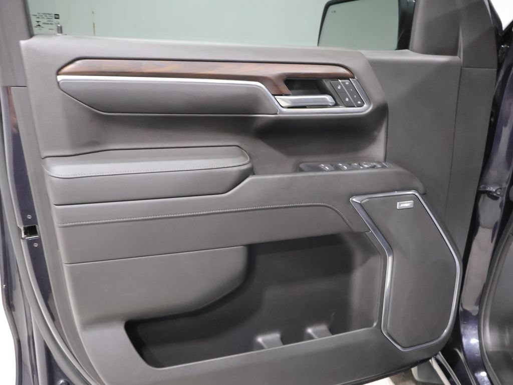 Used 2022 GMC Sierra 1500 SLT w/ SLT Convenience Package AWD/4WD image 14
