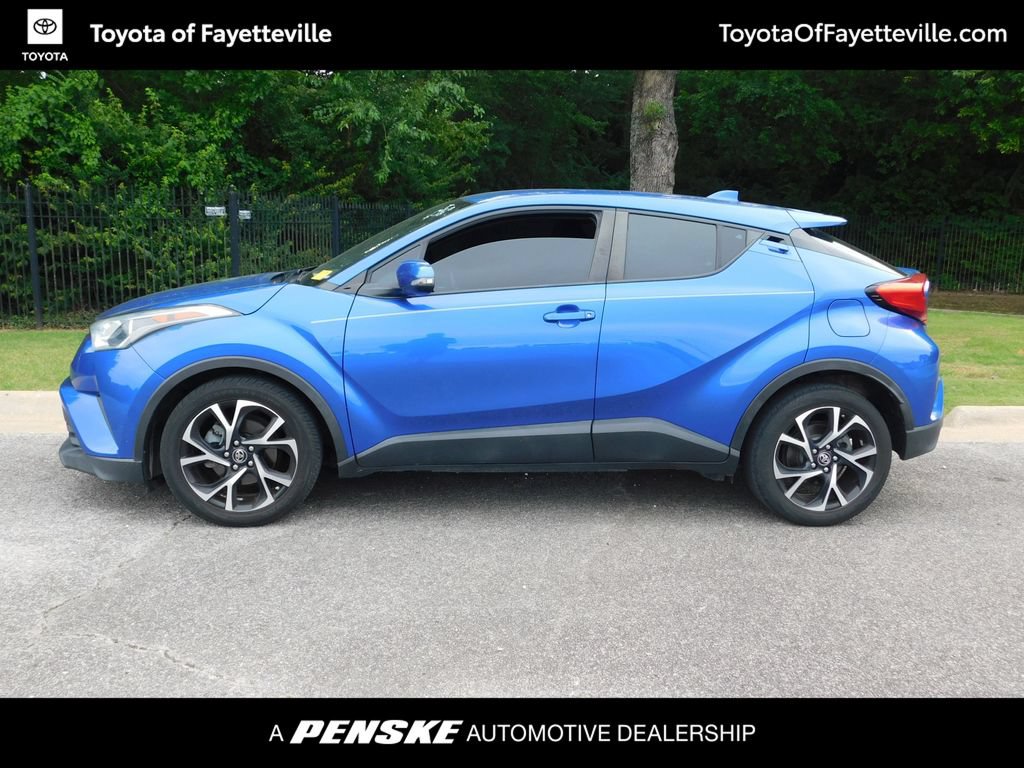 Used 2019 Toyota C-HR XLE FWD image 2