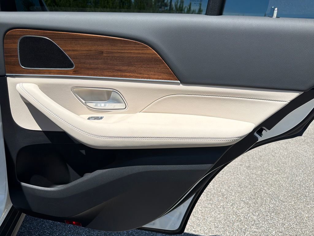Certified 2025 Mercedes-Benz GLE 450 4MATIC image 33