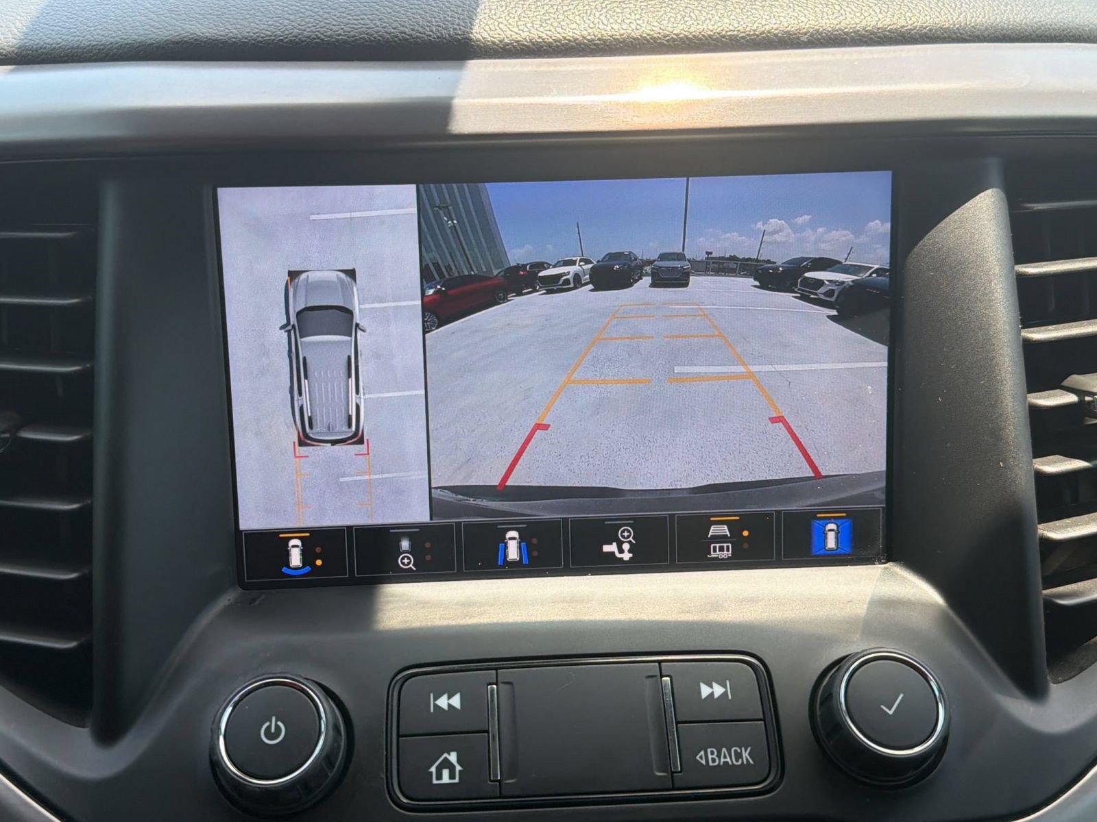 Used 2022 GMC Acadia AT4 w/ Technology Package AWD/4WD image 20