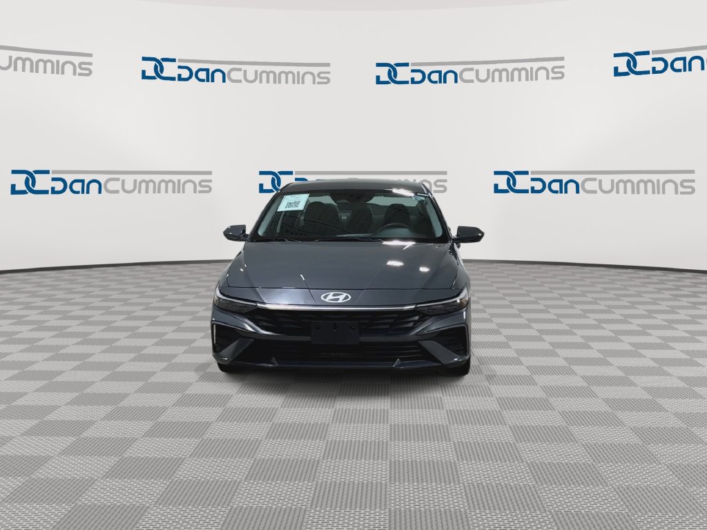 Used 2024 Hyundai Elantra SEL FWD image 4