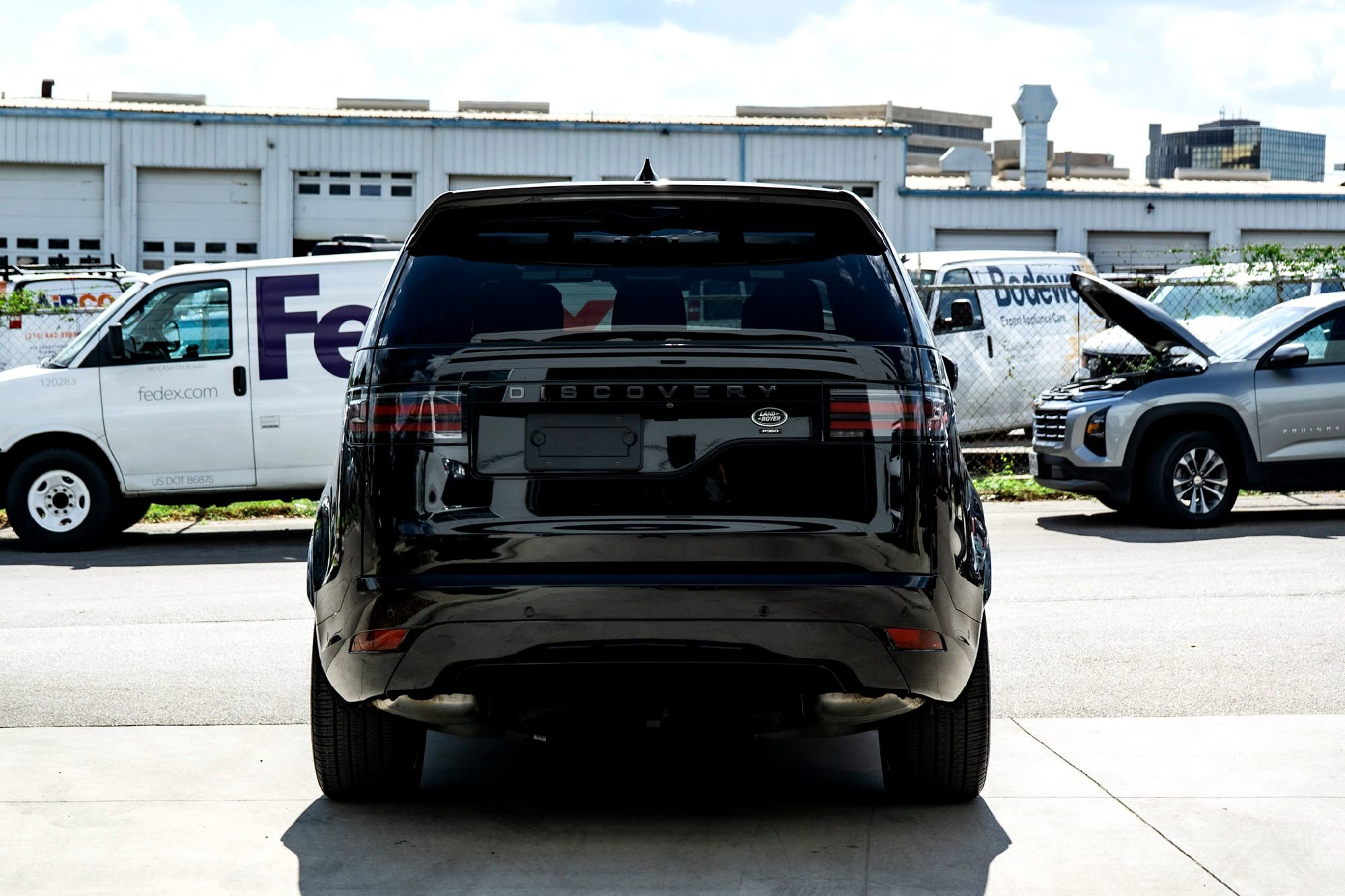 Used 2023 Land Rover Discovery HSE R-Dynamic image 7