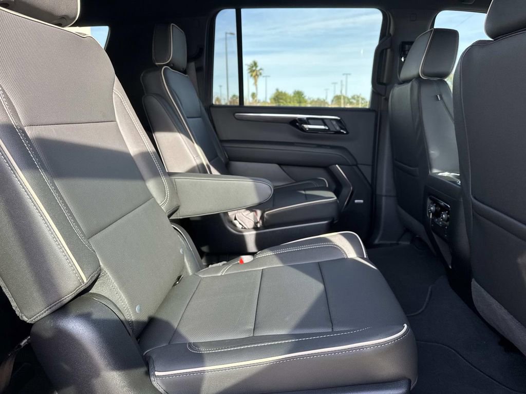 New 2026 Chevrolet Suburban Premier image 10