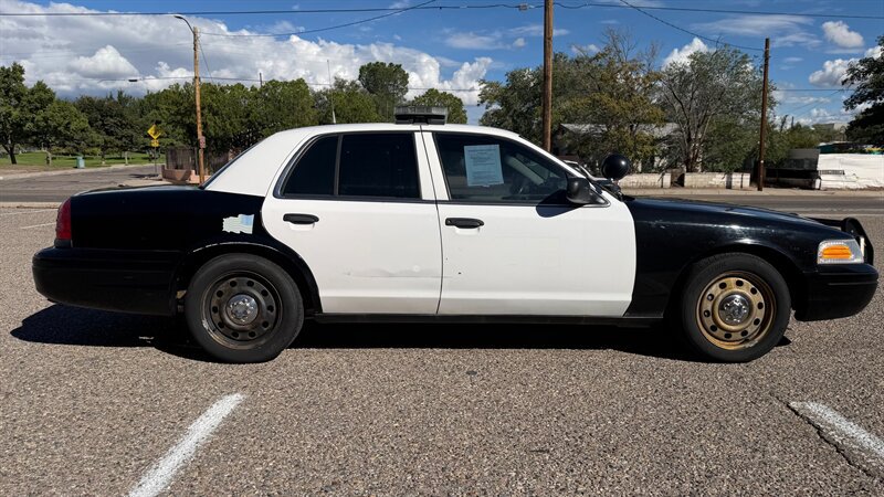 Used 2010 Ford Crown Victoria Police Interceptor RWD image 9