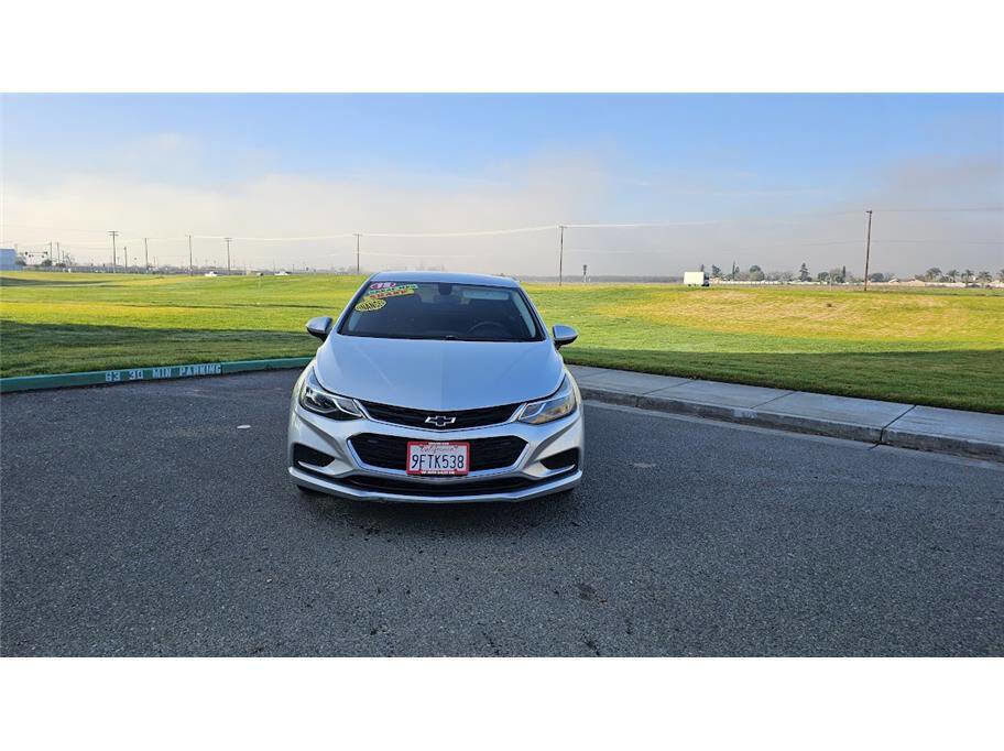 Used 2018 Chevrolet Cruze LT w/ LT Fleet Convenience Package image 2