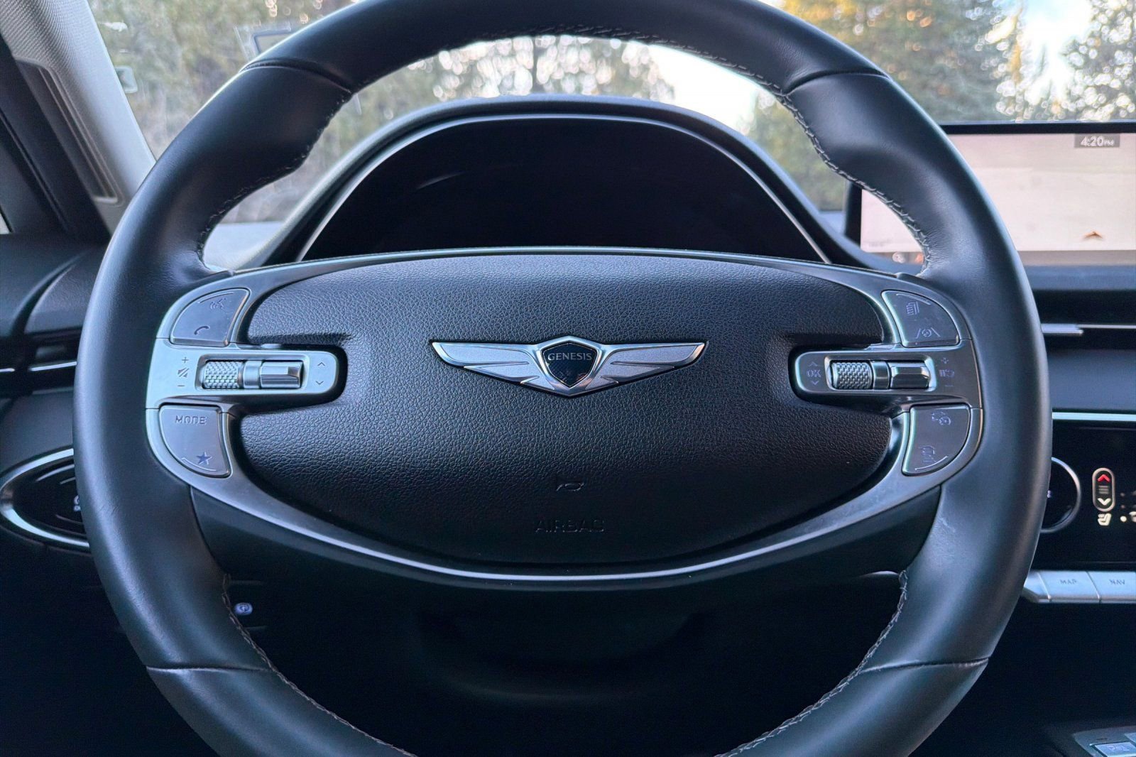 Used 2025 Genesis GV70 2.5T image 33