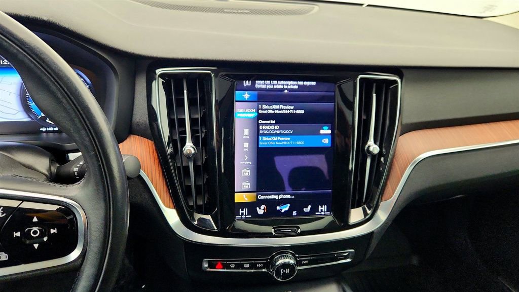 Used 2021 Volvo S60 T6 Momentum w/ Advanced Package image 18