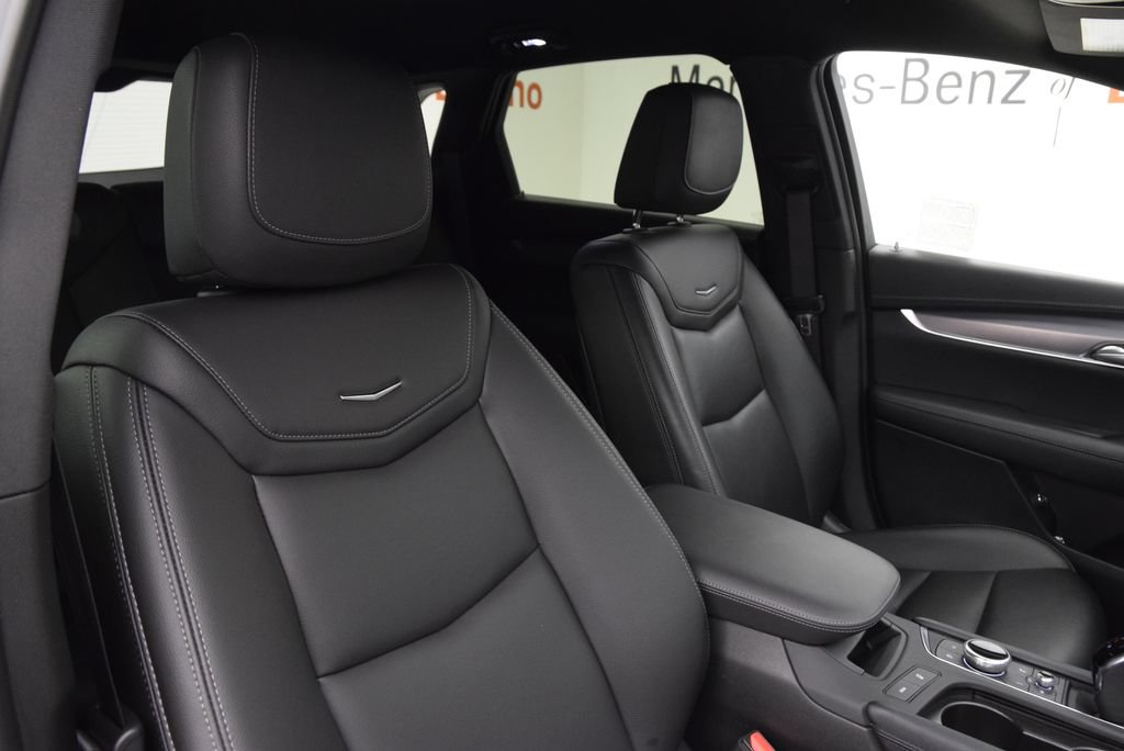 Used 2025 Cadillac XT5 Luxury FWD image 16