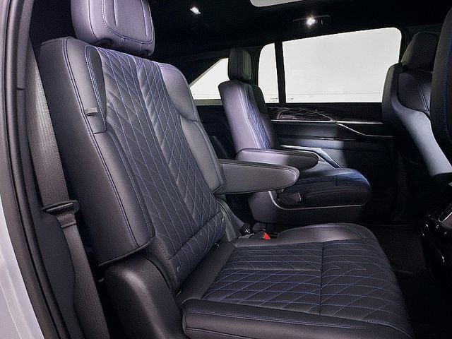 New 2025 Cadillac Escalade IQ Luxury 1 AWD/4WD image 17