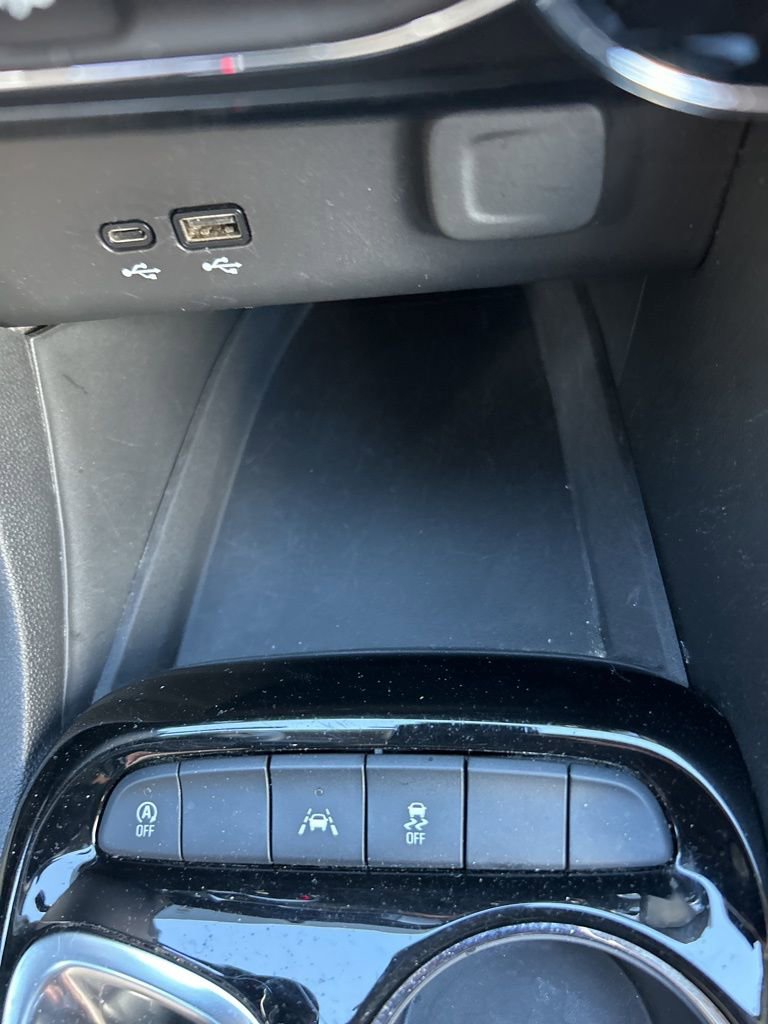 Used 2024 Buick Encore GX Sport Touring FWD image 37