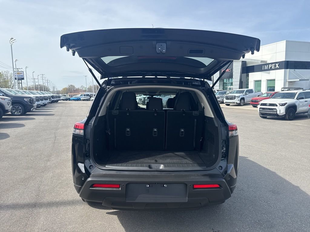 Used 2022 Nissan Pathfinder SV image 30