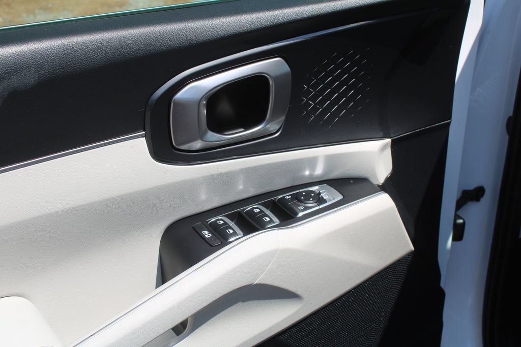 Certified 2025 Kia Sorento EX w/ Panoramic Sunroof Package FWD image 20