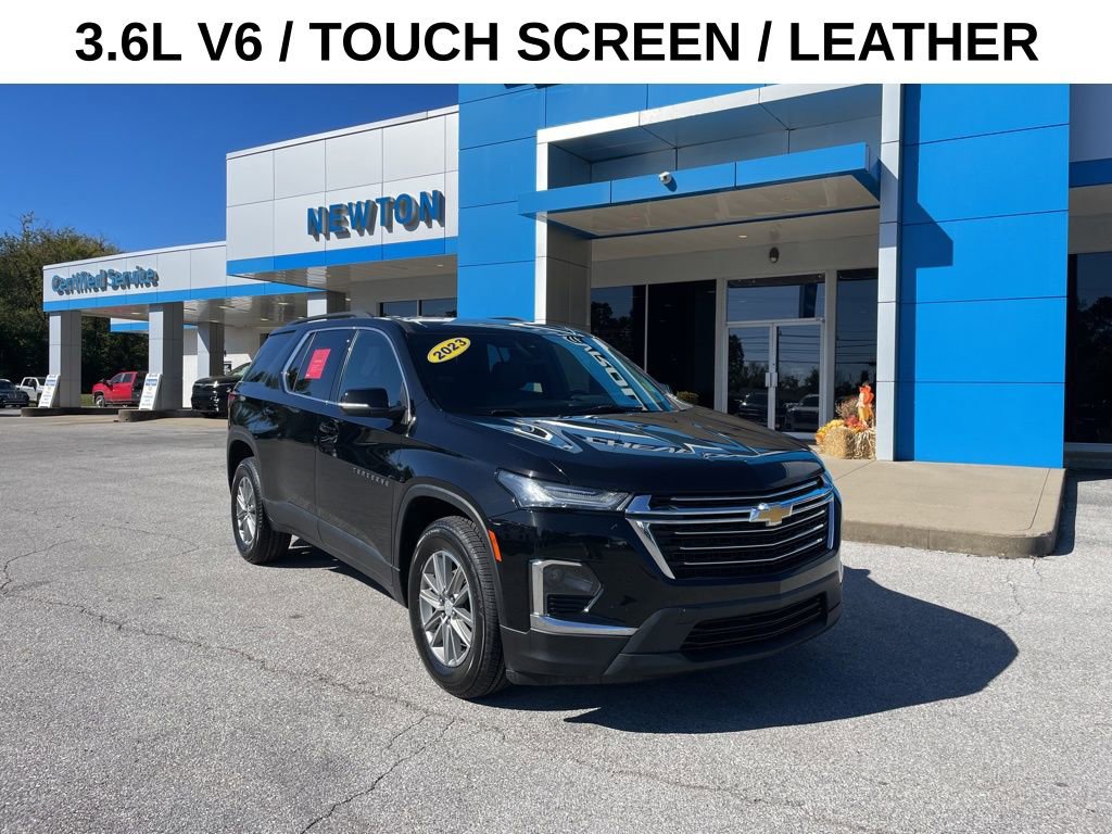 Used 2023 Chevrolet Traverse LT