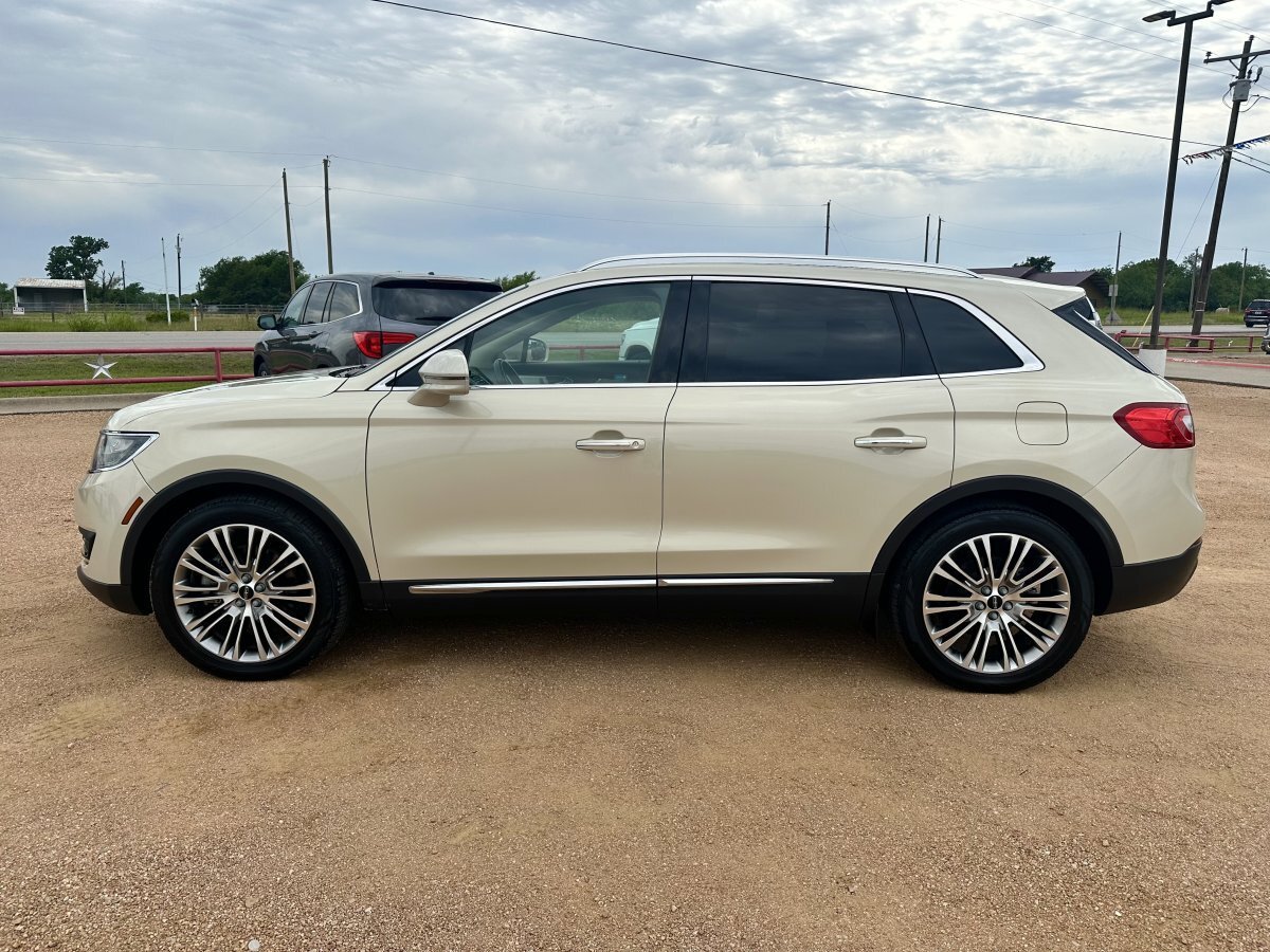 Used 2016 Lincoln MKX Reserve w/ Luxury Package FWD image 8